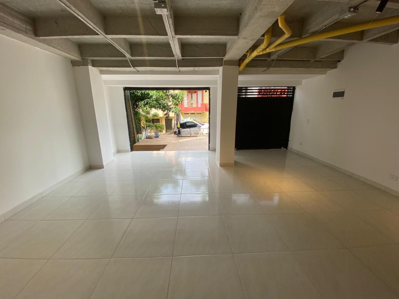 Local en arriendo Antioquia Medellín Manrique Central No2 42 m2 Habitaciones 0 Baños 1 Garajes 0 Precio $2820000