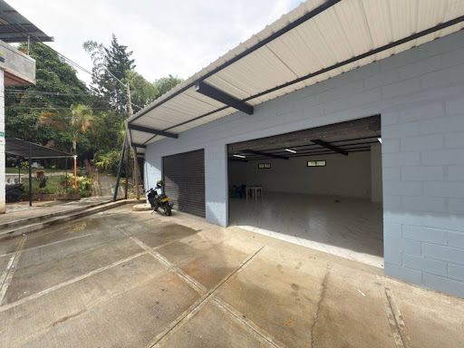 Local en arriendo Antioquia Medellín Puertas Del Sol 200 m2 Habitaciones 0 Baños 1 Garajes 0 Precio $8000000