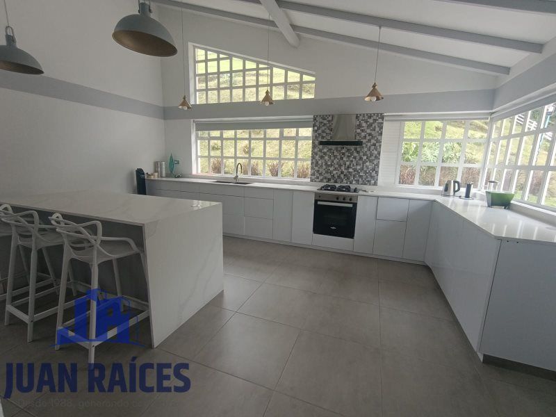 Finca en arriendo Antioquia Caldas Caldas 90000 m2 Habitaciones 8 Baños 9 Garajes 0 Precio $9000000