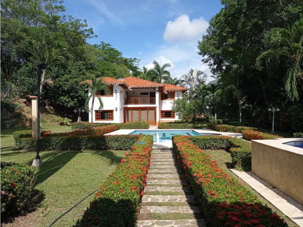 Casa Campestre en venta Antioquia Santafé De Antioquia Santafé De Antioquia 456 m2 Habitaciones 5 Baños 5 Garajes 10 Precio $1800000000