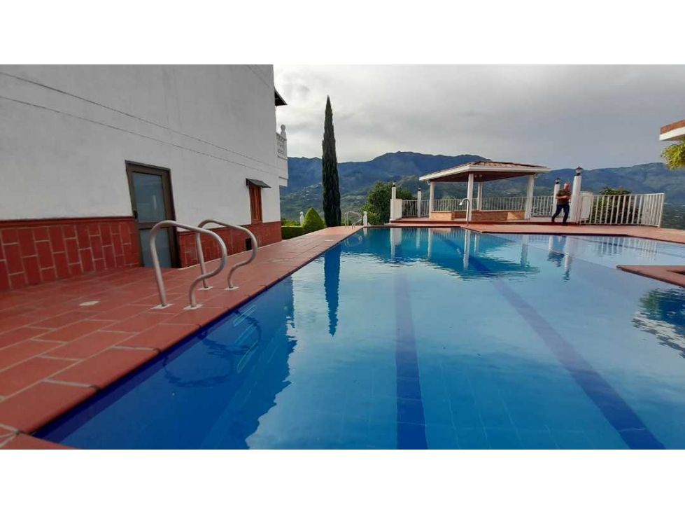 Casa Campestre en venta Antioquia Copacabana Copacabana 520 m2 Habitaciones 8 Baños 9 Garajes 25 Precio $1980000000