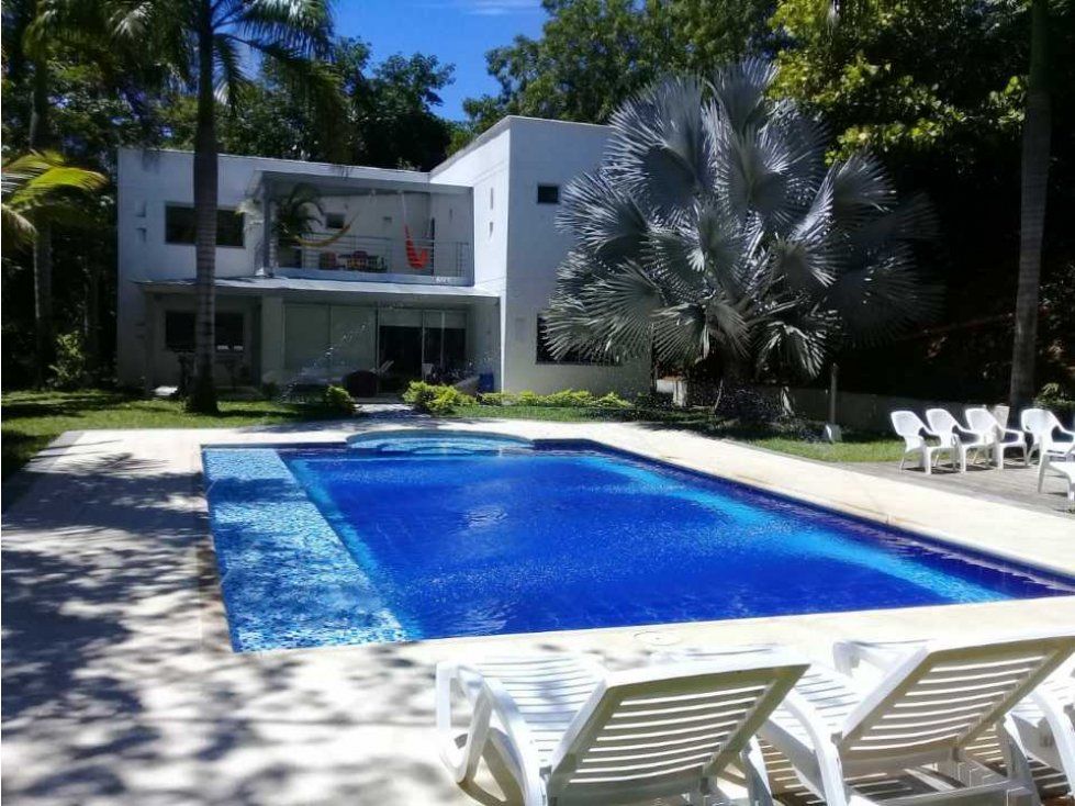 Casa Campestre en venta Antioquia Santafé De Antioquia Santafé De Antioquia 460 m2 Habitaciones 6 Baños 6 Garajes 10 Precio $2400000000