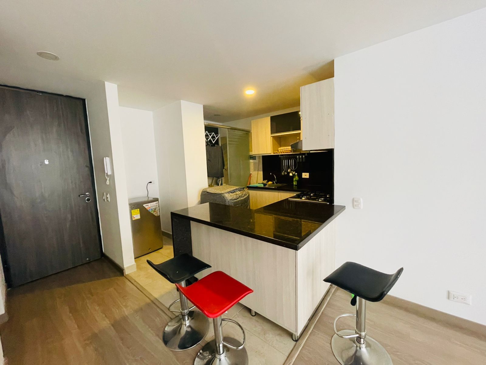 Apartaestudio en venta Cundinamarca Bogotá Los Cedritos - Edif Tiquiza 54 m2 Habitaciones 1 Baños 2 Garajes 1 Precio $395000000