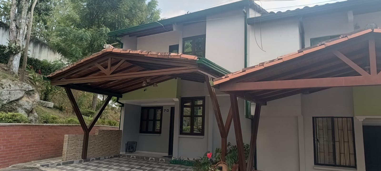 Casa en venta Santander Floridablanca Ub Los Pirineos 137 m2 Habitaciones 3 Baños 3 Garajes 2 Precio $410000000