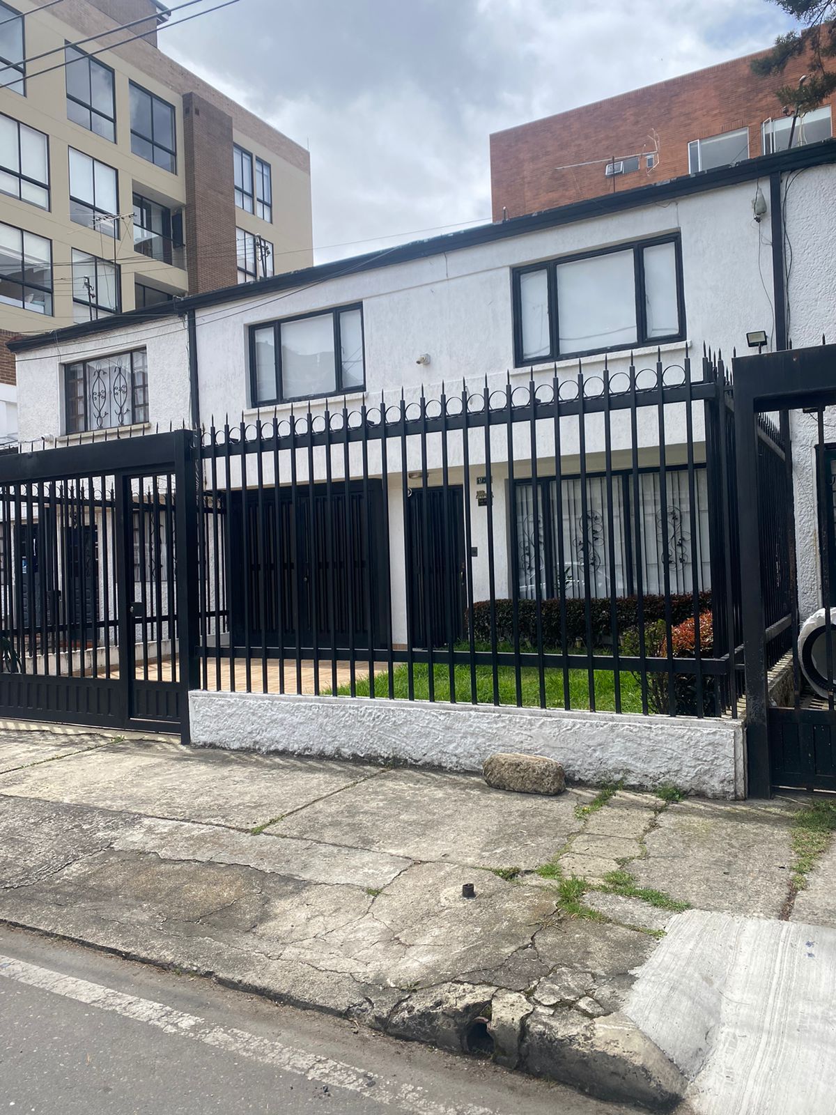 Casa en venta Cundinamarca Bogotá El Contador 204 m2 Habitaciones 4 Baños 4 Garajes 3 Precio $1200000000