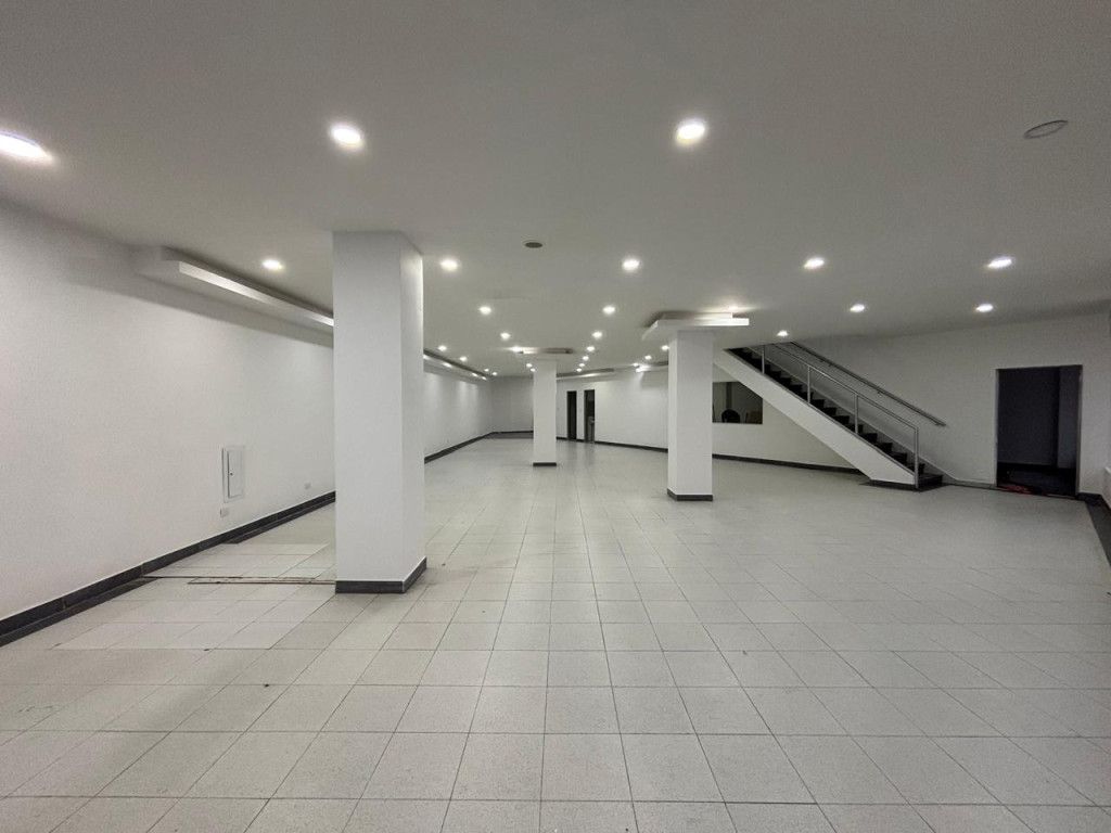 Edificio en arriendo Valle Del Cauca Cali San Fernando Nuevo 900 m2 Habitaciones 15 Baños 8 Garajes 7 Precio $18500000