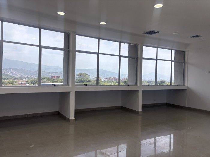 Oficina en venta Valle Del Cauca Cali Unicentro Cali 45 m2 Habitaciones 0 Baños 1 Garajes 0 Precio $650000000