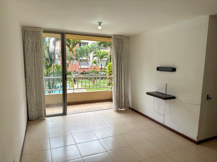 Apartamento en arriendo Valle Del Cauca Cali Urbanización San Joaquín 63 m2 Habitaciones 3 Baños 2 Garajes 1 Precio $1800000