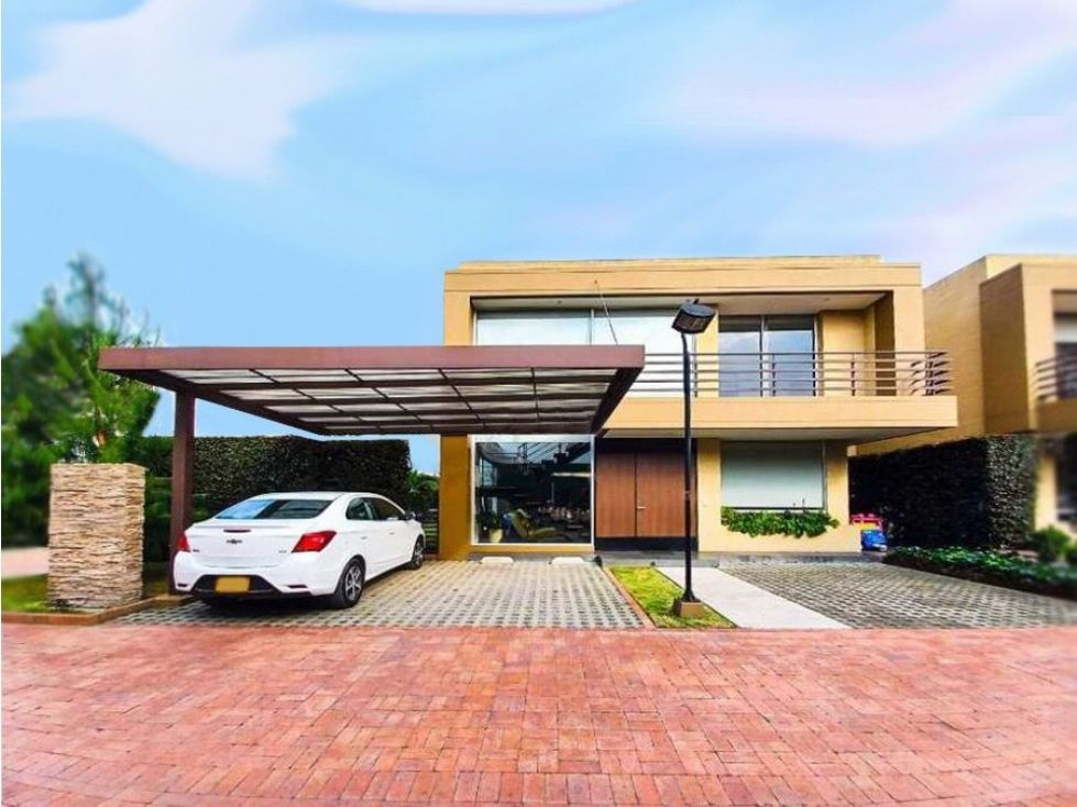 Casa en venta Cundinamarca Cajicá Vda Canelon 210 m2 Habitaciones 3 Baños 5 Garajes 3 Precio $1200000000