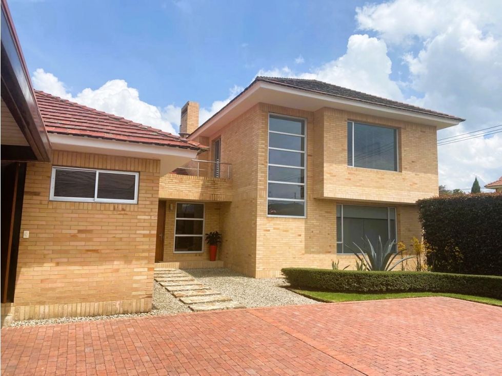Casa en venta Cundinamarca Cajicá Vda Canelon 261 m2 Habitaciones 3 Baños 5 Garajes 2 Precio $1400000000