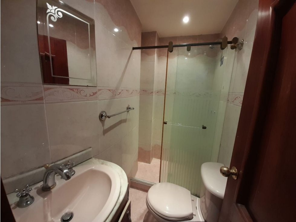 Apartamento en arriendo Antioquia Medellín Urbanizacion Remansos De San Lucas 100 m2 Habitaciones 3 Baños 2 Garajes 1 Precio $2700010