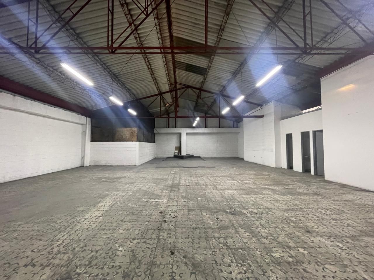 Bodega en arriendo Antioquia Medellín Colombia 218 m2 Habitaciones 0 Baños 2 Garajes 0 Precio $6000000