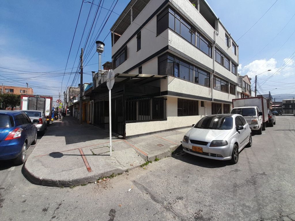 Local en arriendo Cundinamarca Bogotá Prado Veraniego 60 m2 Habitaciones 0 Baños 2 Garajes 0 Precio $4000000