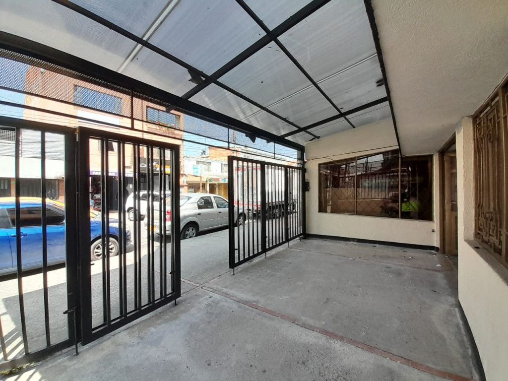 Local en arriendo Cundinamarca Bogotá Prado Veraniego 96 m2 Habitaciones 0 Baños 2 Garajes 0 Precio $4000000