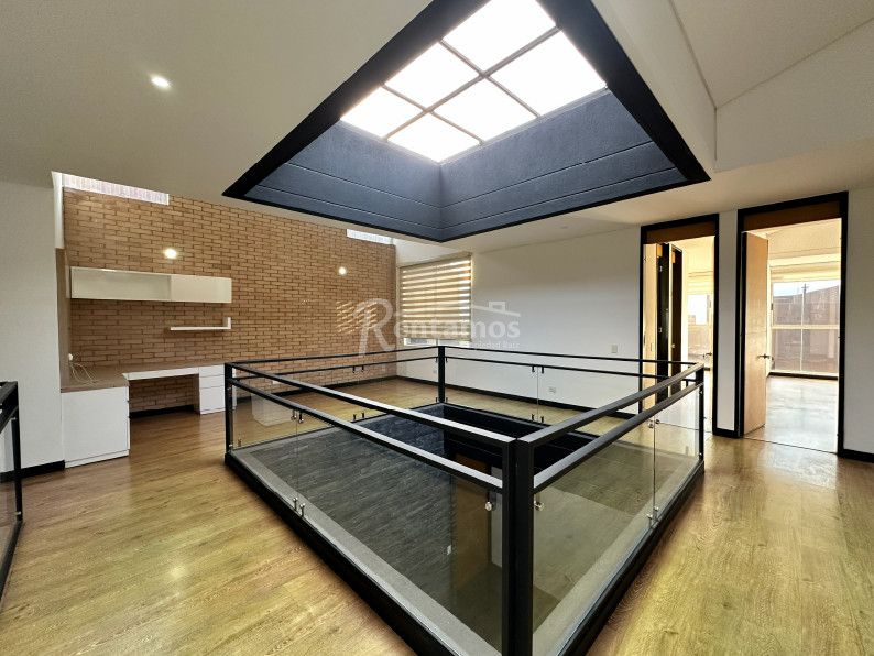 Casa en arriendo Antioquia Envigado Loma Del Atravesado 300 m2 Habitaciones 3 Baños 4 Garajes 2 Precio $13500000