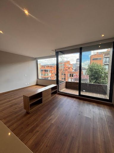 Apartaestudio en arriendo Cundinamarca Bogotá Chico Norte Et Iii 51 m2 Habitaciones 1 Baños 2 Garajes 1 Precio $4000000