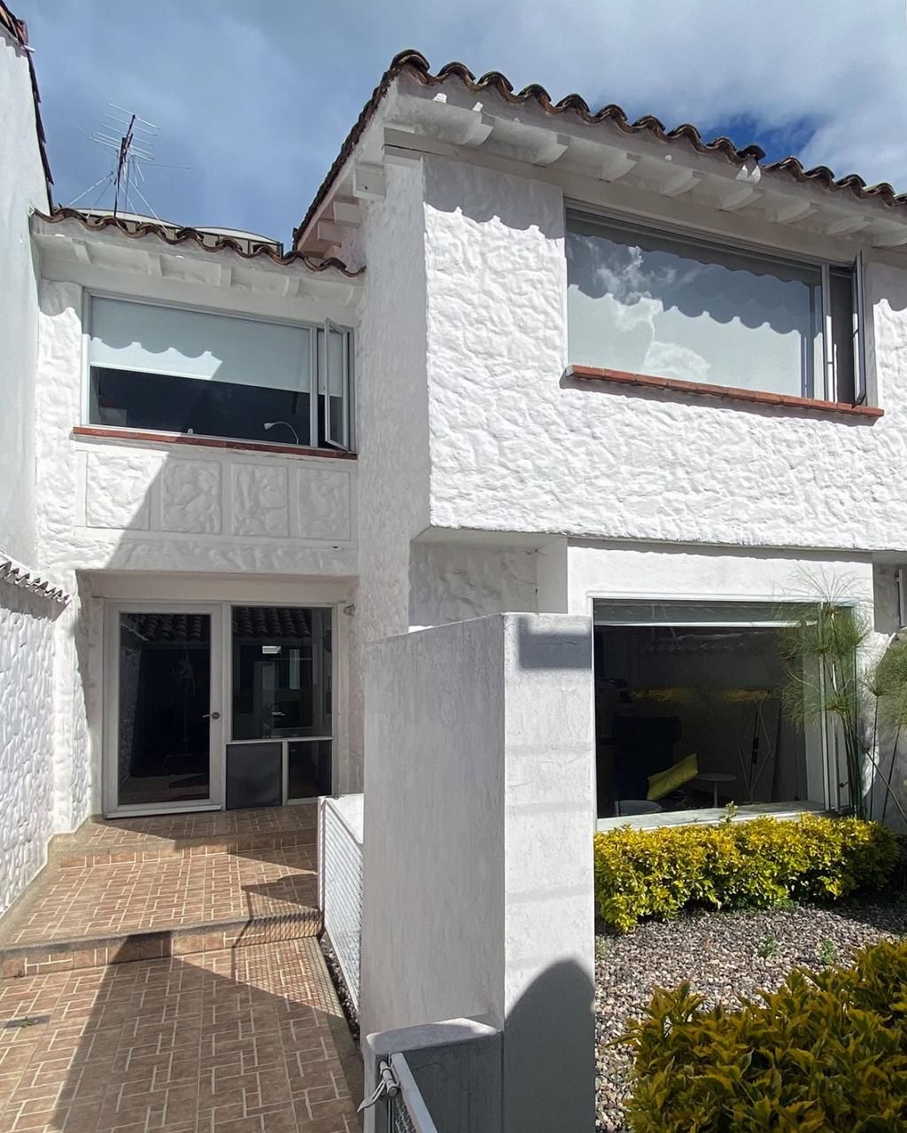 Casa en arriendo Cundinamarca Bogotá Santa Barbara Central 255 m2 Habitaciones 5 Baños 4 Garajes 4 Precio $9000000