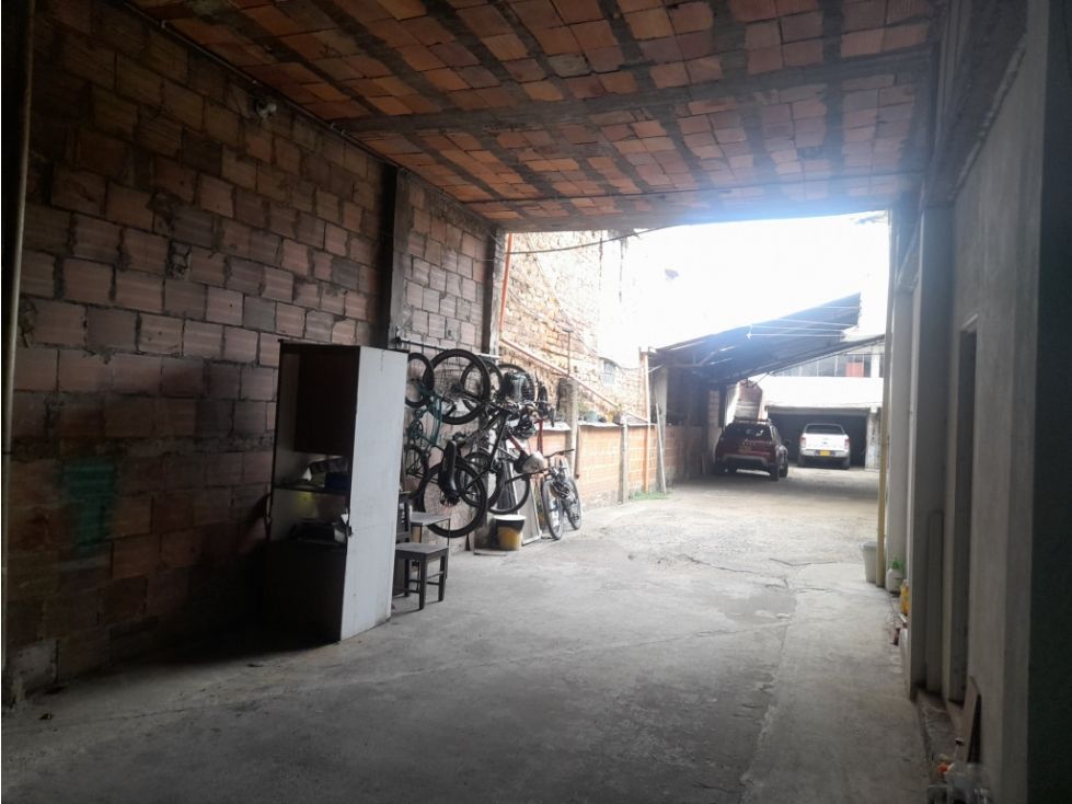 Bodega en arriendo Cundinamarca Bogotá Centro Fontibon 300 m2 Habitaciones 0 Baños 1 Garajes 3 Precio $10500000