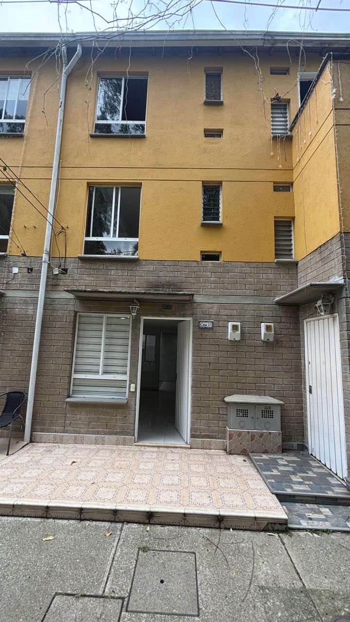 Casa en venta Antioquia Medellín La Hondonada 70 m2 Habitaciones 3 Baños 3 Garajes 1 Precio $420000000