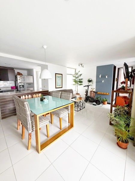 Apartamento en venta Antioquia Medellín San Diego 98 m2 Habitaciones 3 Baños 2 Garajes 2 Precio $650000000