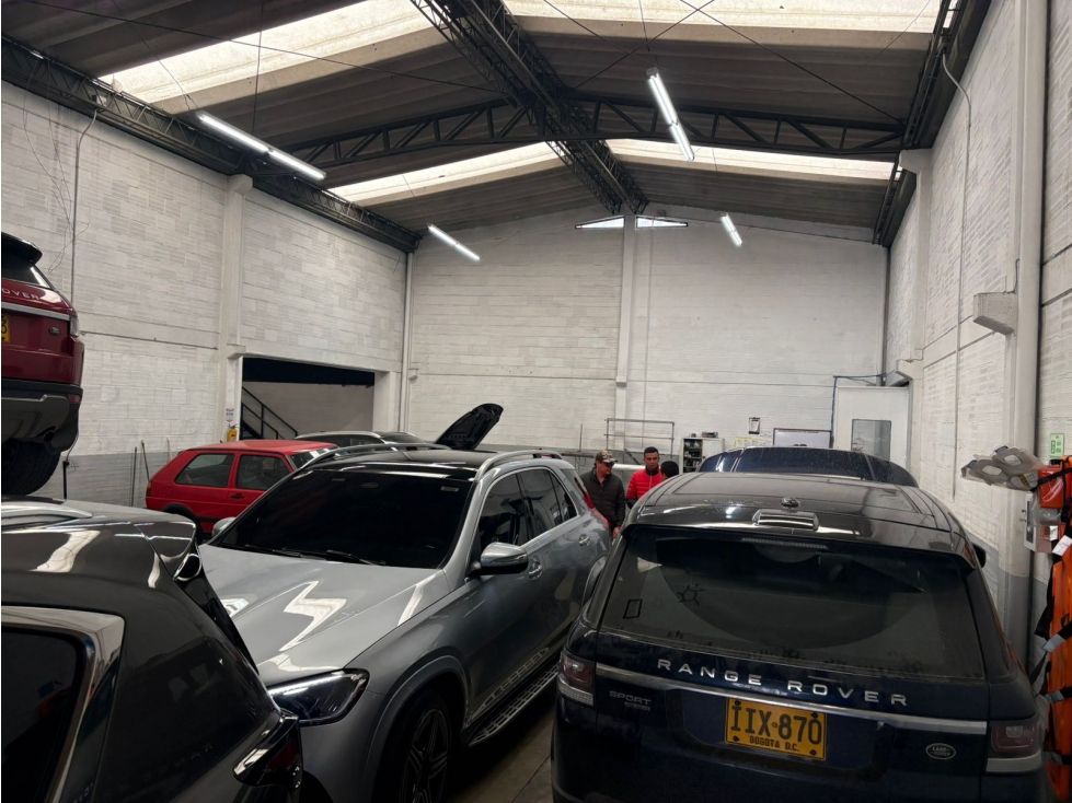 Bodega en arriendo Cundinamarca Bogotá Toberin 410 m2 Habitaciones 0 Baños 2 Garajes 2 Precio $12000000