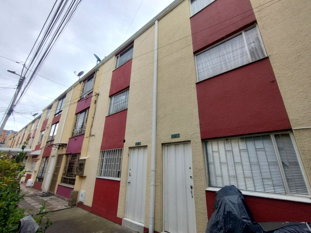 Casa en arriendo Cundinamarca Bogotá Villas De Granada Et I 96 m2 Habitaciones 3 Baños 2 Garajes 0 Precio $1800000