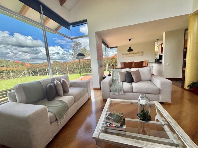 Casa en venta Cundinamarca La Calera La Plazuela 181 m2 Habitaciones 3 Baños 4 Garajes 4 Precio $1450000000