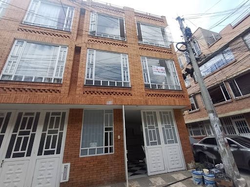 Casa en arriendo Cundinamarca Bogotá Nueva Zelandia 94 m2 Habitaciones 4 Baños 3 Garajes 0 Precio $2500000