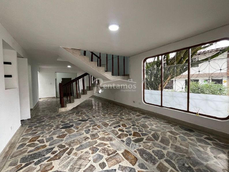 Casa en arriendo Antioquia Envigado San Marcos 280 m2 Habitaciones 8 Baños 3 Garajes 0 Precio $9000000