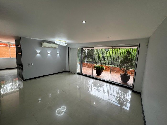 Apartamento en arriendo Valle Del Cauca Cali Parcelaciones Pance 97 m2 Habitaciones 3 Baños 4 Garajes 2 Precio $3800000