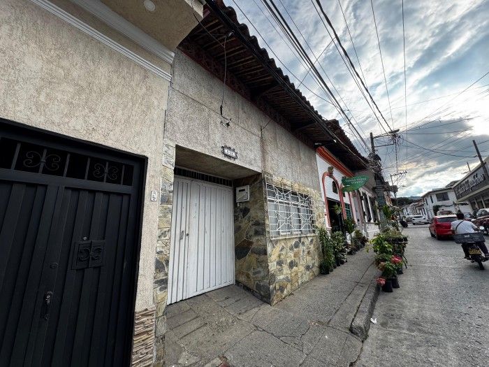 Casa en arriendo Valle Del Cauca Cali San Cayetano 186 m2 Habitaciones 5 Baños 3 Garajes 1 Precio $3500000