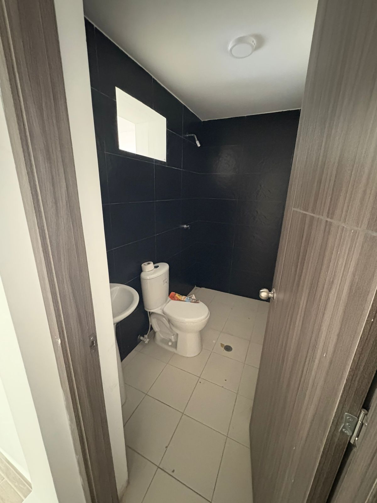 Local en arriendo Valle Del Cauca Cali San Fernando Nuevo 35 m2 Habitaciones 0 Baños 1 Garajes 0 Precio $2000000