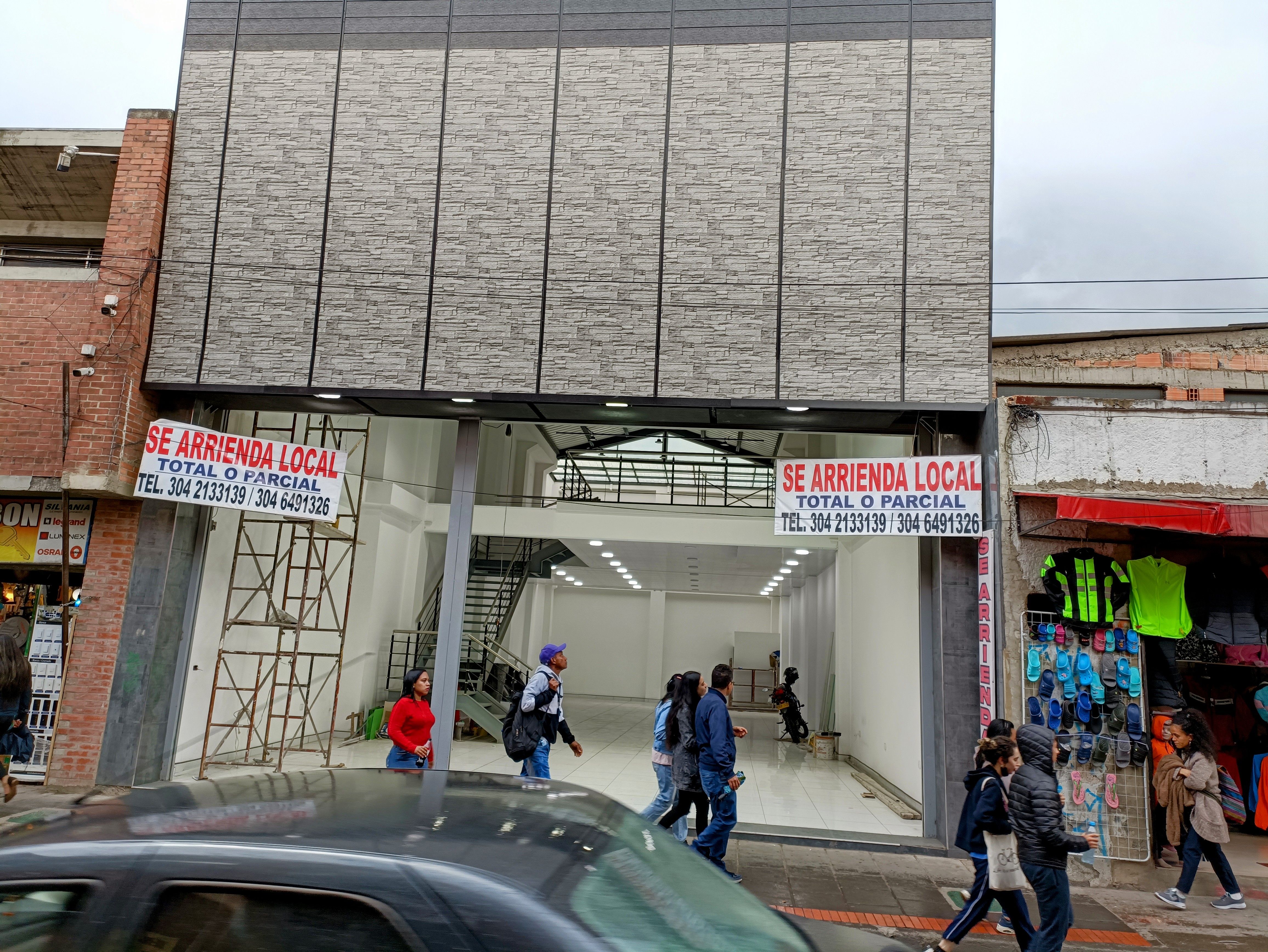 Local en arriendo Cundinamarca Bogotá Centro Fontibon 300 m2 Habitaciones 0 Baños 2 Garajes 0 Precio $15800000