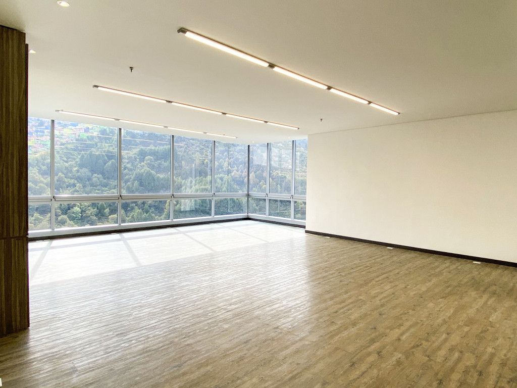 Oficina en arriendo Cundinamarca Bogotá Barrancas 93 m2 Habitaciones 0 Baños 0 Garajes 2 Precio $4900000