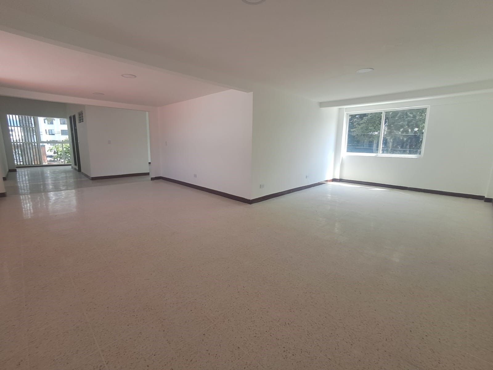 Local en arriendo Risaralda Pereira Los Alamos 325 m2 Habitaciones 0 Baños 4 Garajes 0 Precio $15000000