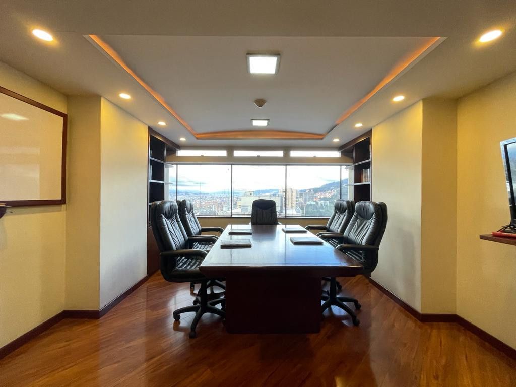 Oficina en arriendo Cundinamarca Bogotá San Martin 400 m2 Habitaciones 0 Baños 6 Garajes 4 Precio $26000000