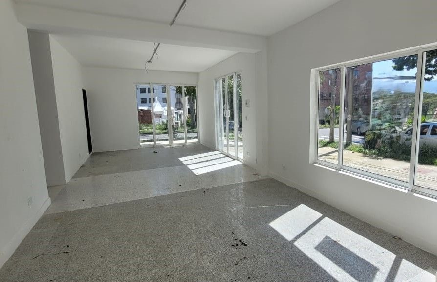 Local en arriendo Risaralda Pereira Los Alamos 400 m2 Habitaciones 0 Baños 4 Garajes 0 Precio $20000000