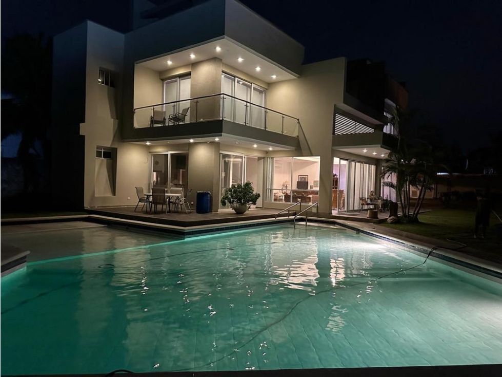 Casa en arriendo o venta Atlántico Puerto Colombia Adelita De Char 400 m2 Habitaciones 4 Baños 3 Garajes 5 Precio venta $2100000000 Precio arriendo $9950000