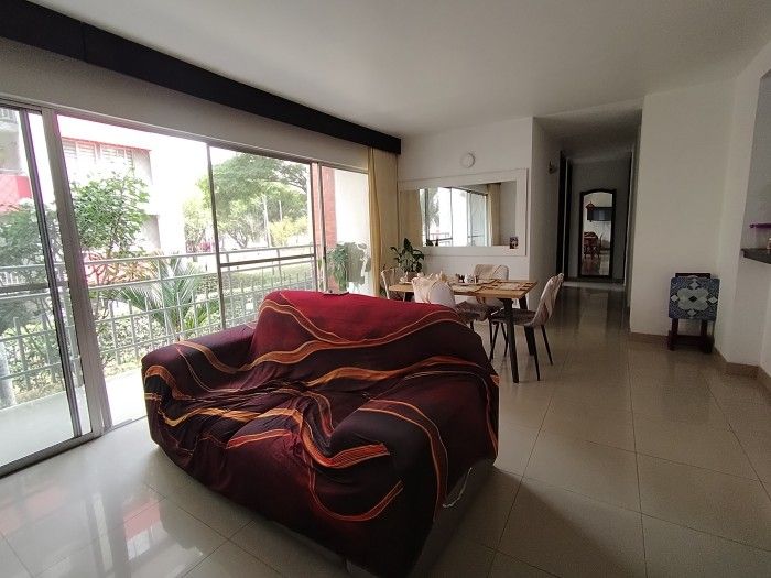 Apartamento en venta Valle Del Cauca Cali La Hacienda 100 m2 Habitaciones 3 Baños 2 Garajes 1 Precio $440000000