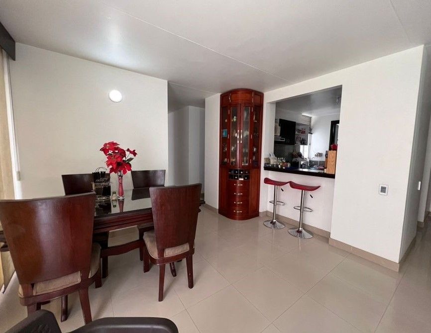 Apartamento en venta Valle Del Cauca Cali La Hacienda 100 m2 Habitaciones 3 Baños 2 Garajes 1 Precio $460000000