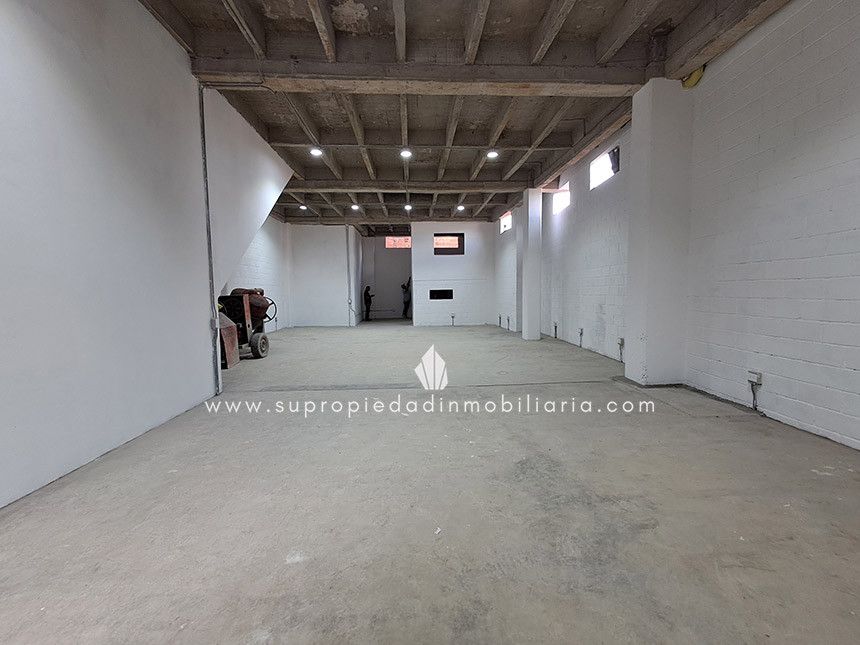 Bodega en arriendo Antioquia Medellín Enciso 215 m2 Habitaciones 0 Baños 1 Garajes 0 Precio $11500000