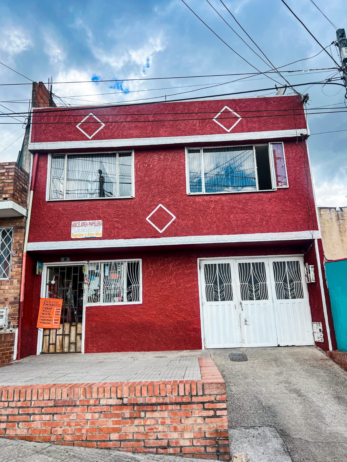 Casa en venta Cundinamarca Bogotá Naranjos 260 m2 Habitaciones 6 Baños 4 Garajes 1 Precio $480000000