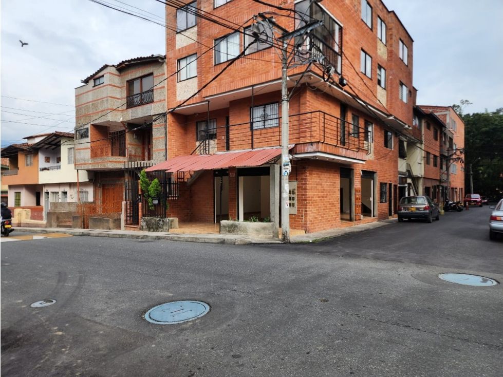 Local en arriendo Antioquia Medellín Santa Lucia 100 m2 Habitaciones 0 Baños 1 Garajes 0 Precio $5990000