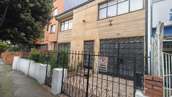Casa en arriendo Cundinamarca Bogotá San Luis 240 m2 Habitaciones 4 Baños 3 Garajes 1 Precio $5300000