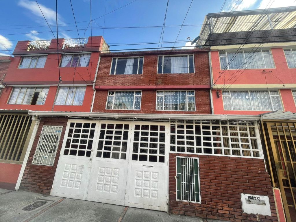 Apartamento en arriendo Cundinamarca Bogotá Santa Helenita 116 m2 Habitaciones 3 Baños 2 Garajes 0 Precio $1650000