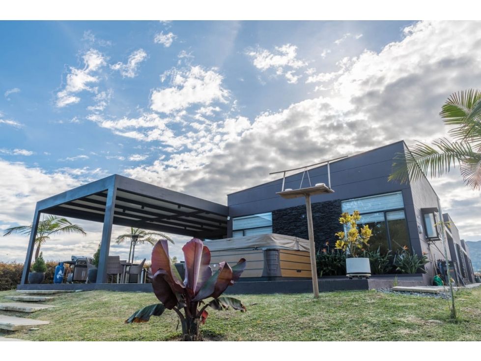 Casa Campestre en arriendo o venta Antioquia Rionegro Rionegro 540 m2 Habitaciones 3 Baños 4 Garajes 3 Precio venta $4400000000 Precio arriendo $23480000