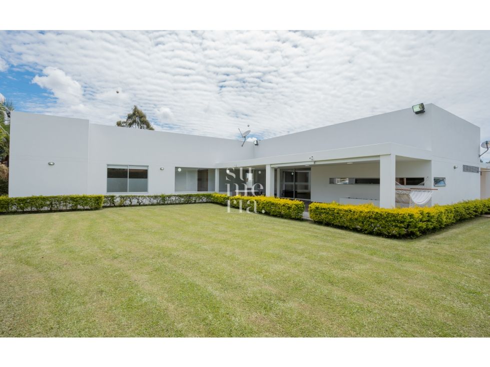 Casa Campestre en arriendo o venta Antioquia Rionegro El Porvenir 350 m2 Habitaciones 5 Baños 6 Garajes 2 Precio venta $3650000000 Precio arriendo $20050000