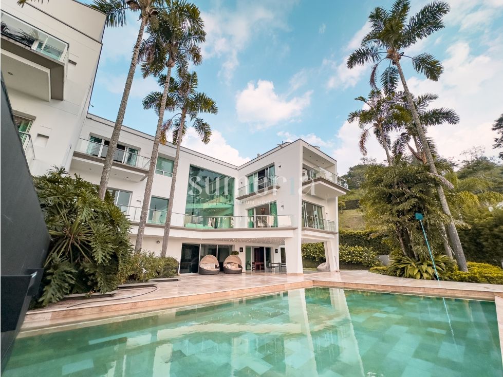 Casa en arriendo o venta Antioquia Medellín El Poblado 1500 m2 Habitaciones 4 Baños 7 Garajes 8 Precio venta $14000000000 Precio arriendo $76050000