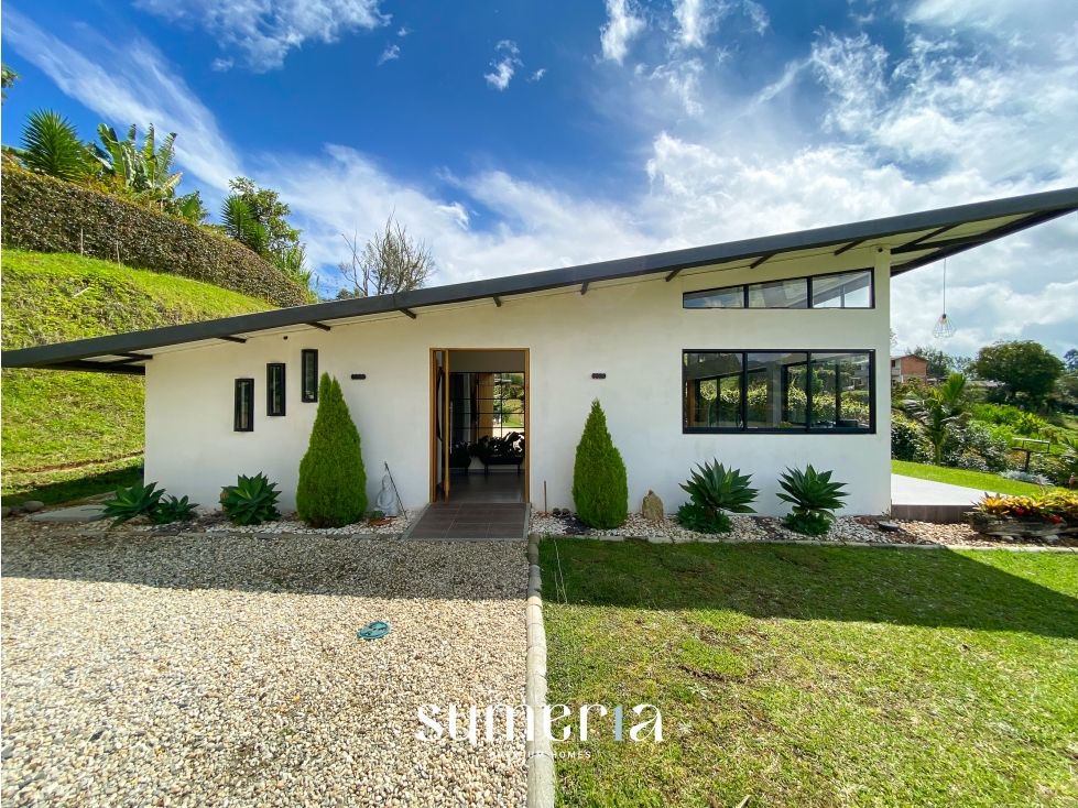 Casa Campestre en arriendo o venta Antioquia El Carmen De Viboral La María 280 m2 Habitaciones 4 Baños 4 Garajes 14 Precio venta $1700000000 Precio arriendo $7500000