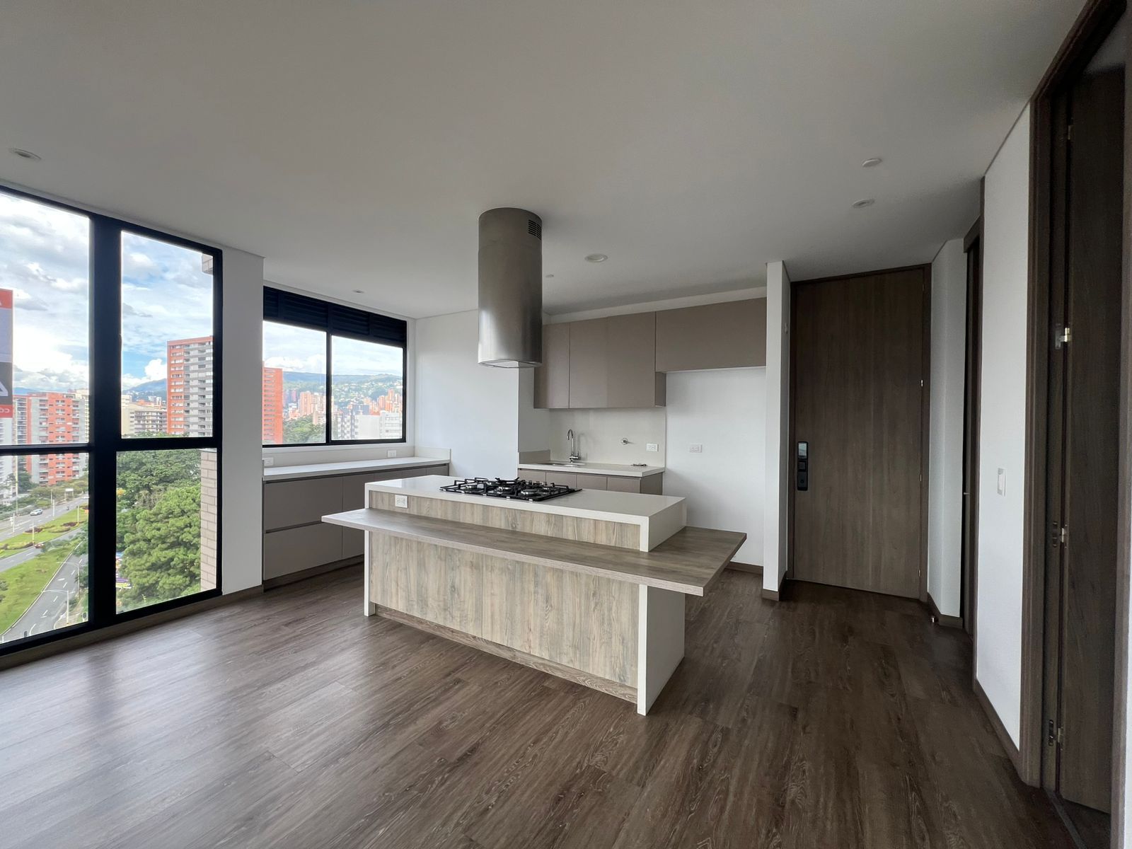 Apartamento en arriendo Antioquia Medellín Los Balsos No2 106 m2 Habitaciones 2 Baños 2 Garajes 2 Precio $8150000